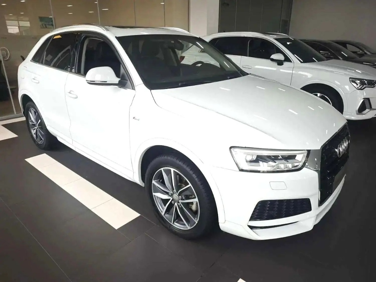 Audi Q3 2019 immagine di auto #2
