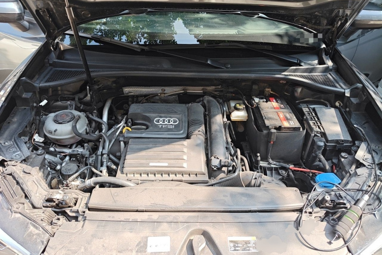 Audi Q3 2022 car image #18