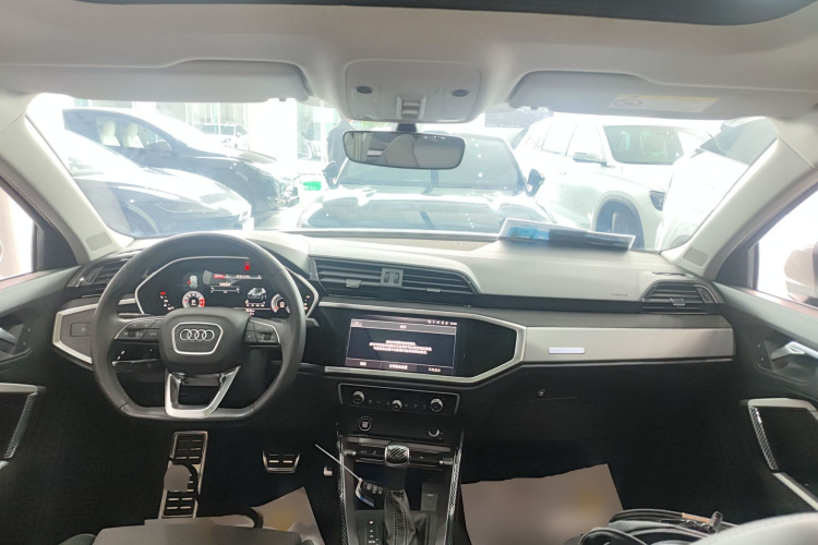 Audi Q3 2023 #11 Audi Q3 2023 car image #11