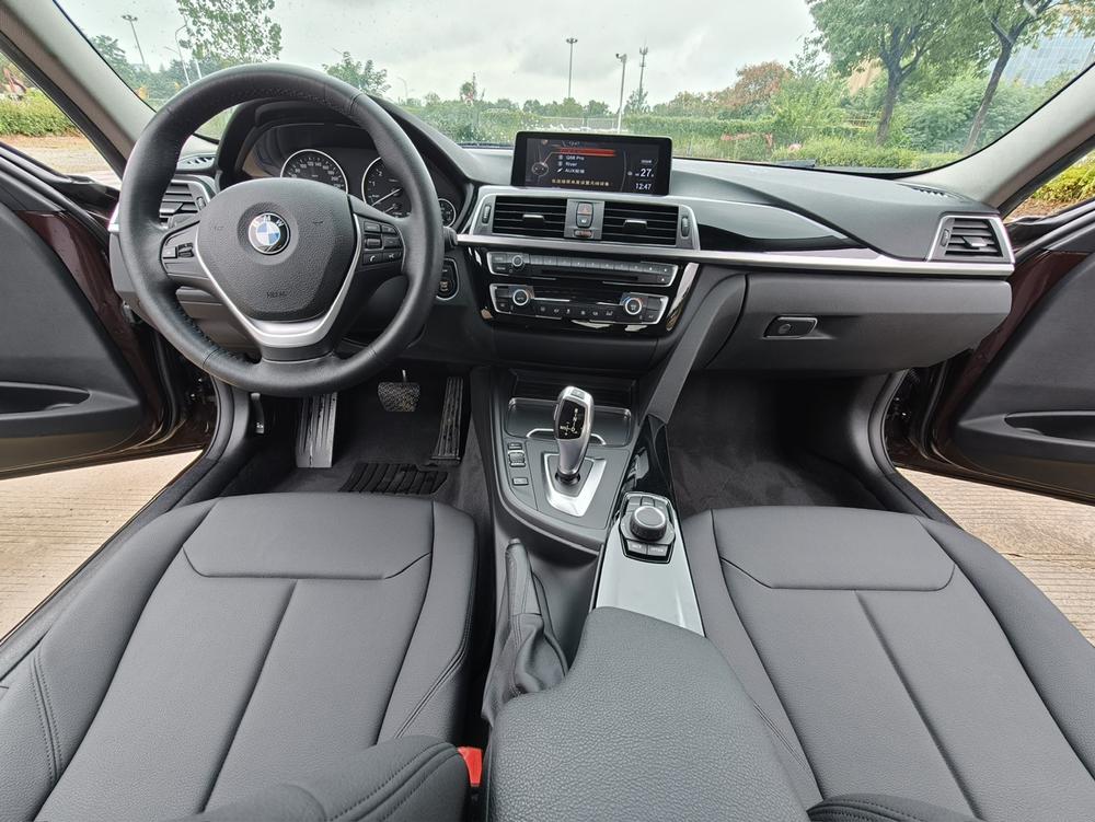 BMW 3 Series 2017 #10 BMW 3 Series 2017 car image #10