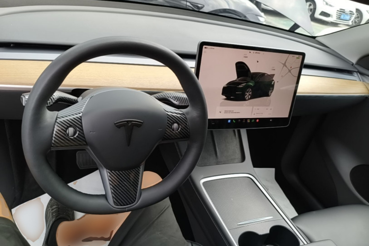 Tesla Model Y 2022 #11 Tesla Model Y 2022 car image #11
