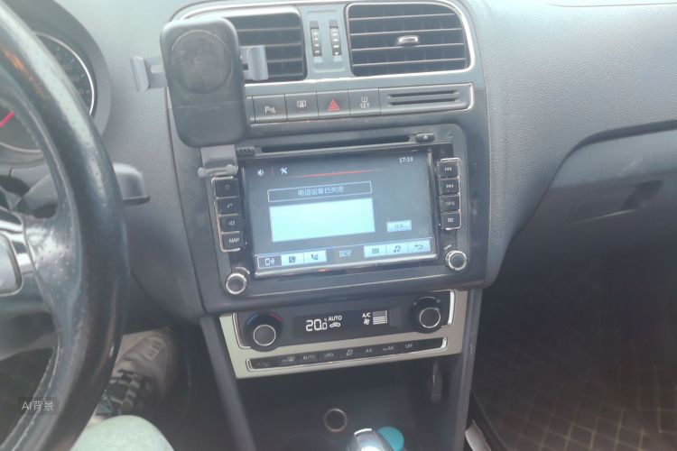 Volkswagen Polo 2015 car image #15