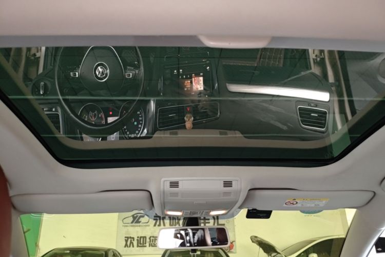Volkswagen Golf 2019 car image #18