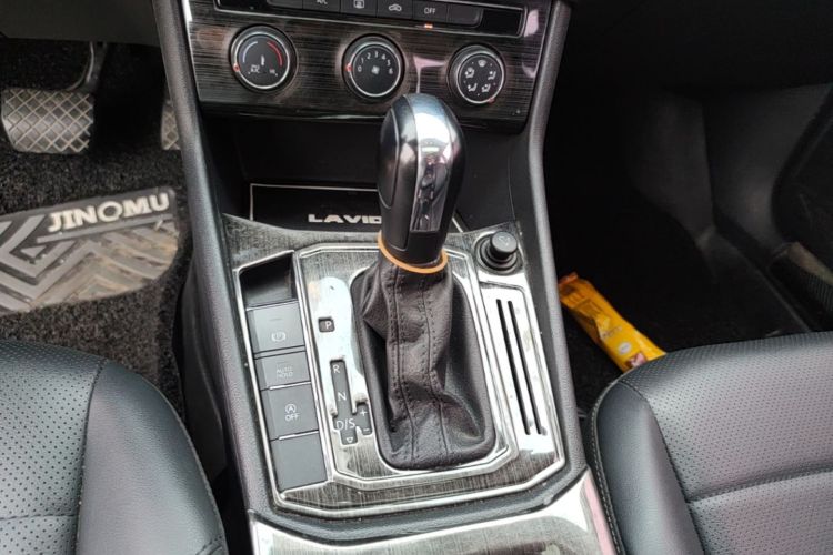 Volkswagen Lavida 2019 #14 Volkswagen Lavida 2019 car image #14