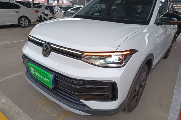 Volkswagen Tharu 2026 car image #2