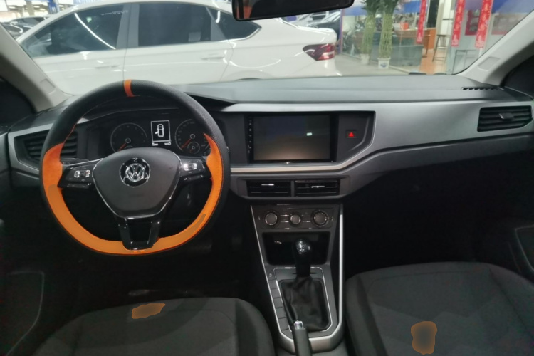 Volkswagen Polo 2019 car image #11