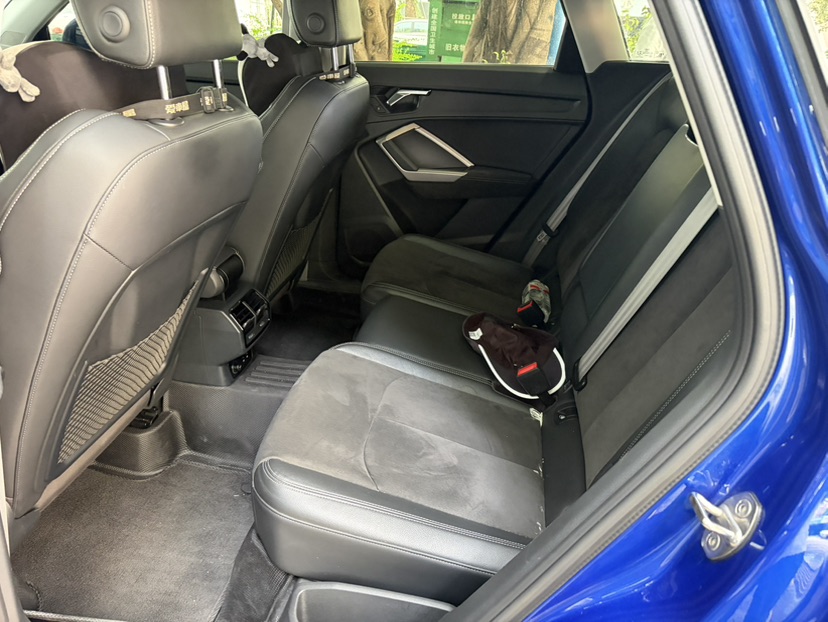 Audi Q3 2020 car image #4