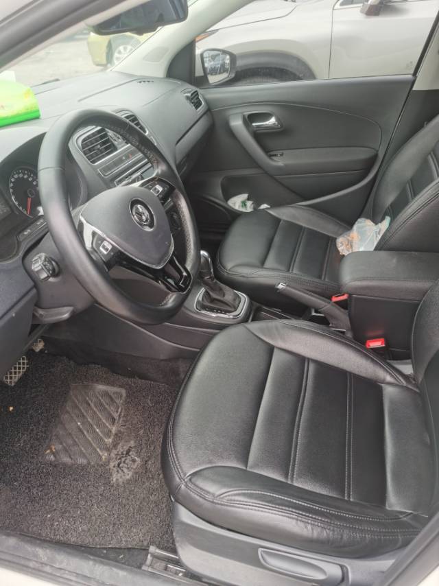 Volkswagen Polo 2016 car image #7