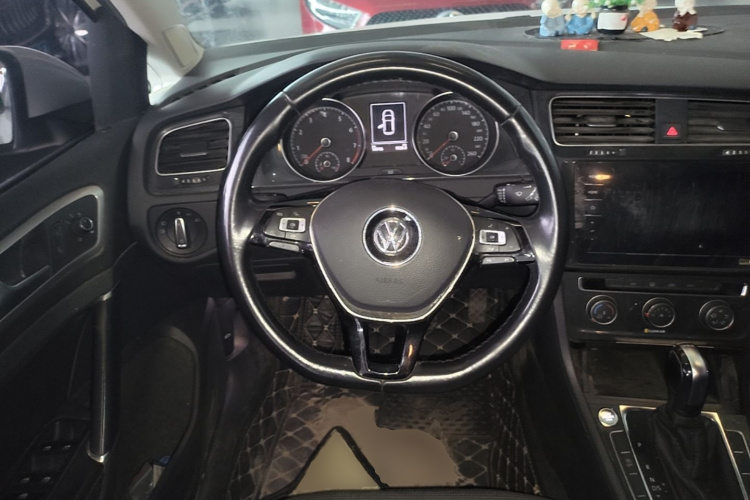 Volkswagen Golf 2020 #11 Volkswagen Golf 2020 car image #11