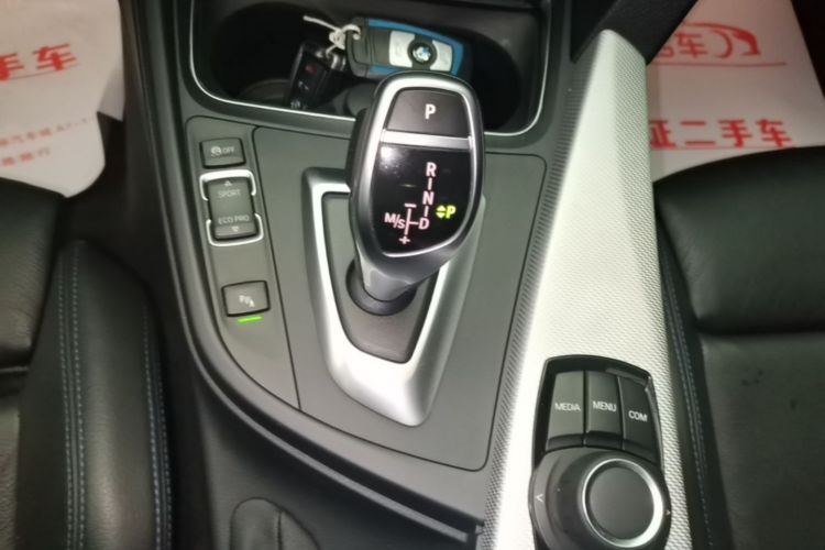 BMW 3 Series 2018 #26 BMW 3 Series 2018 car image #26