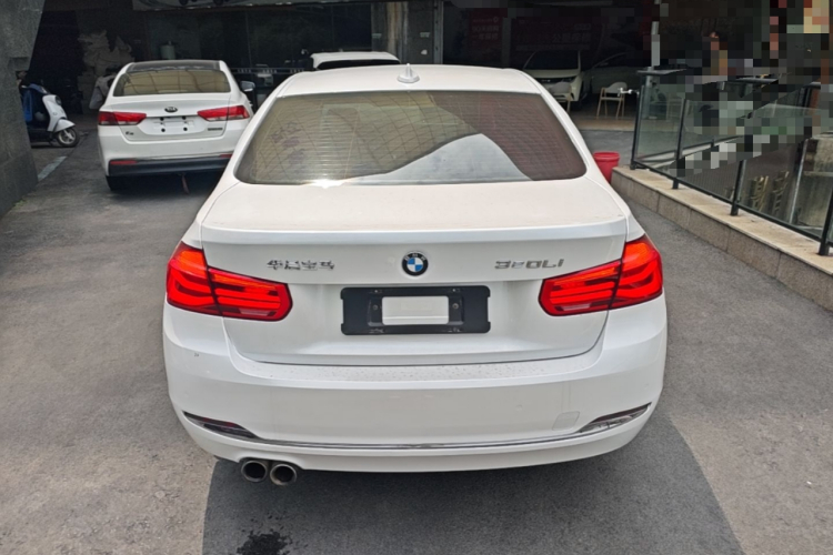 BMW 3 Series 2018 #6 BMW 3 Series 2018 immagine di auto #6