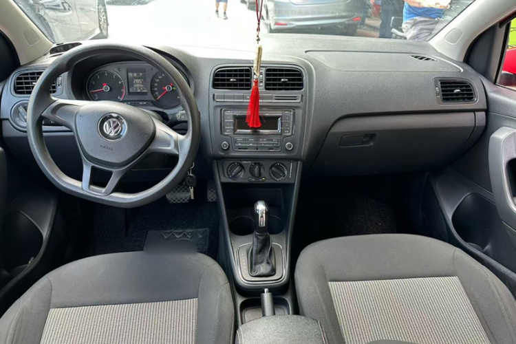 Volkswagen Polo 2018 car image #8