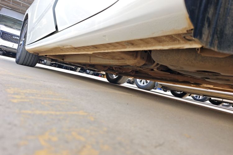 GEELY Emgrand 2022 изображение автомобиля #30