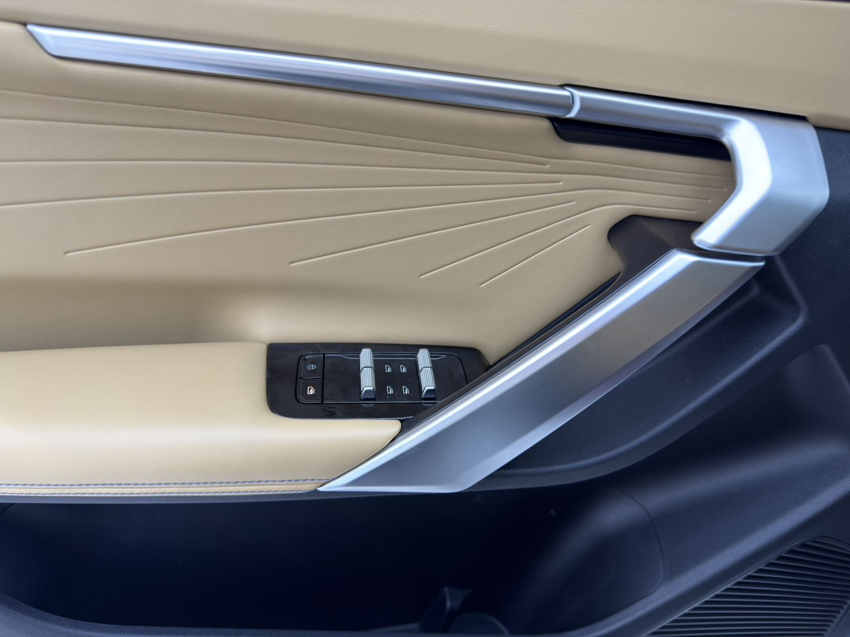 GEELY Boyue L 2023 car image #7