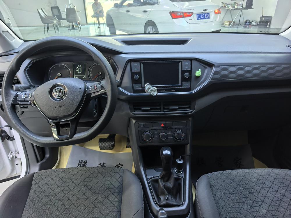Volkswagen T-Cross 2020 #11 Volkswagen T-Cross 2020 car image #11