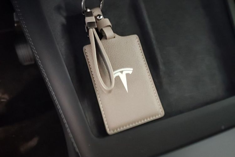 Tesla Model 3 2024 صورة سيارة #9