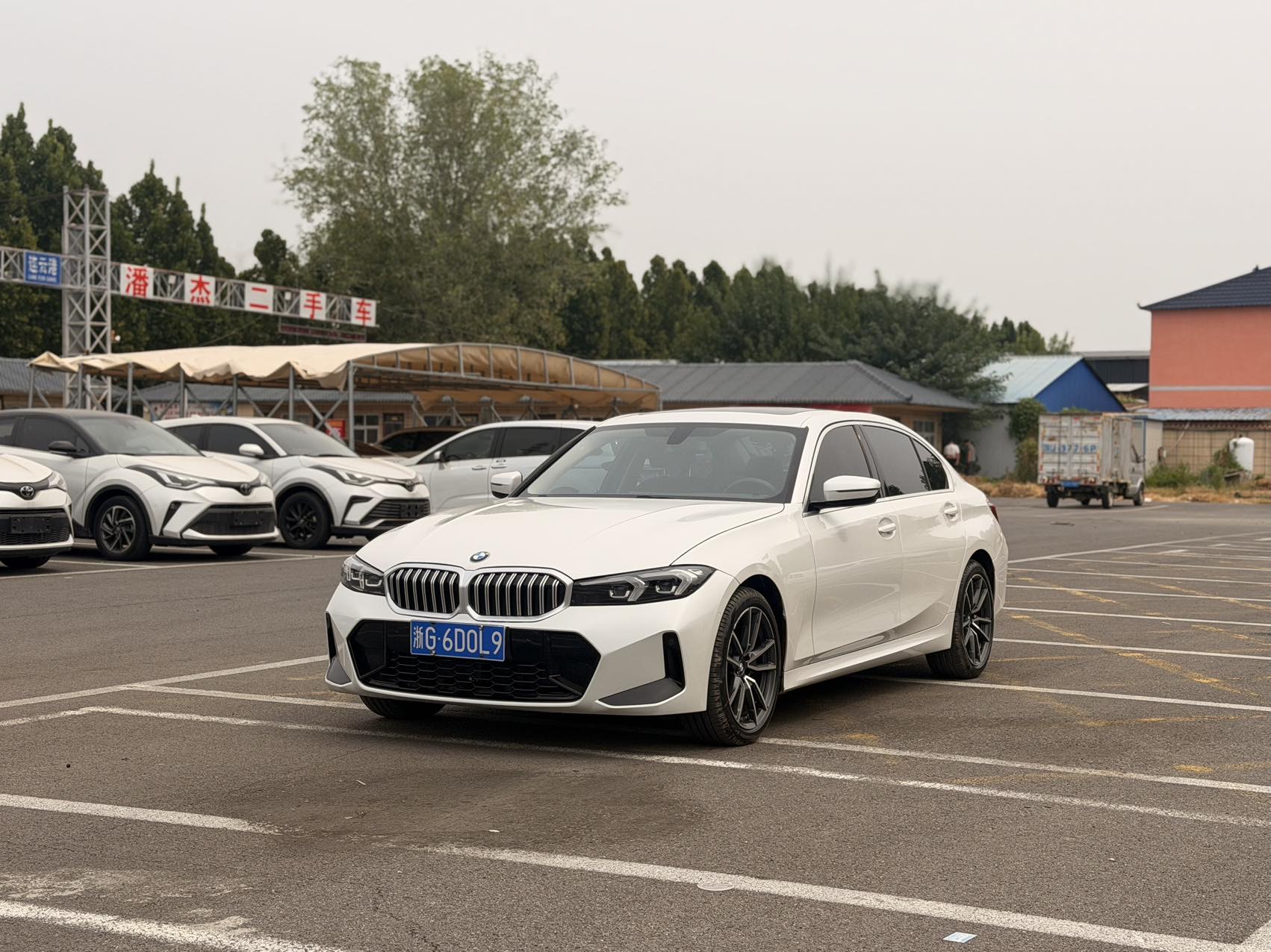 BMW 3 Series 2023 BMW 3 Series 2023 car image