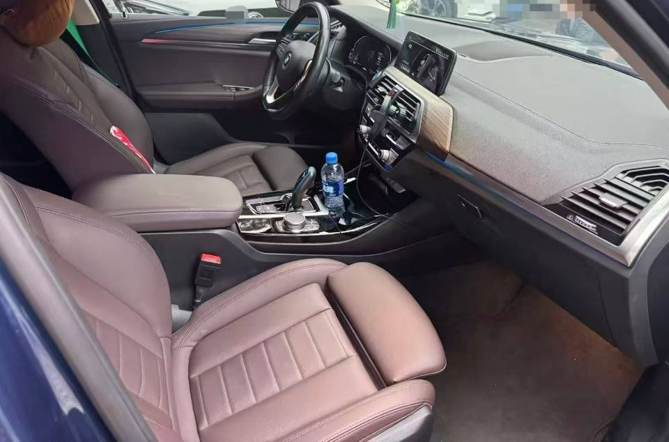 BMW iX3 2021 car image #2