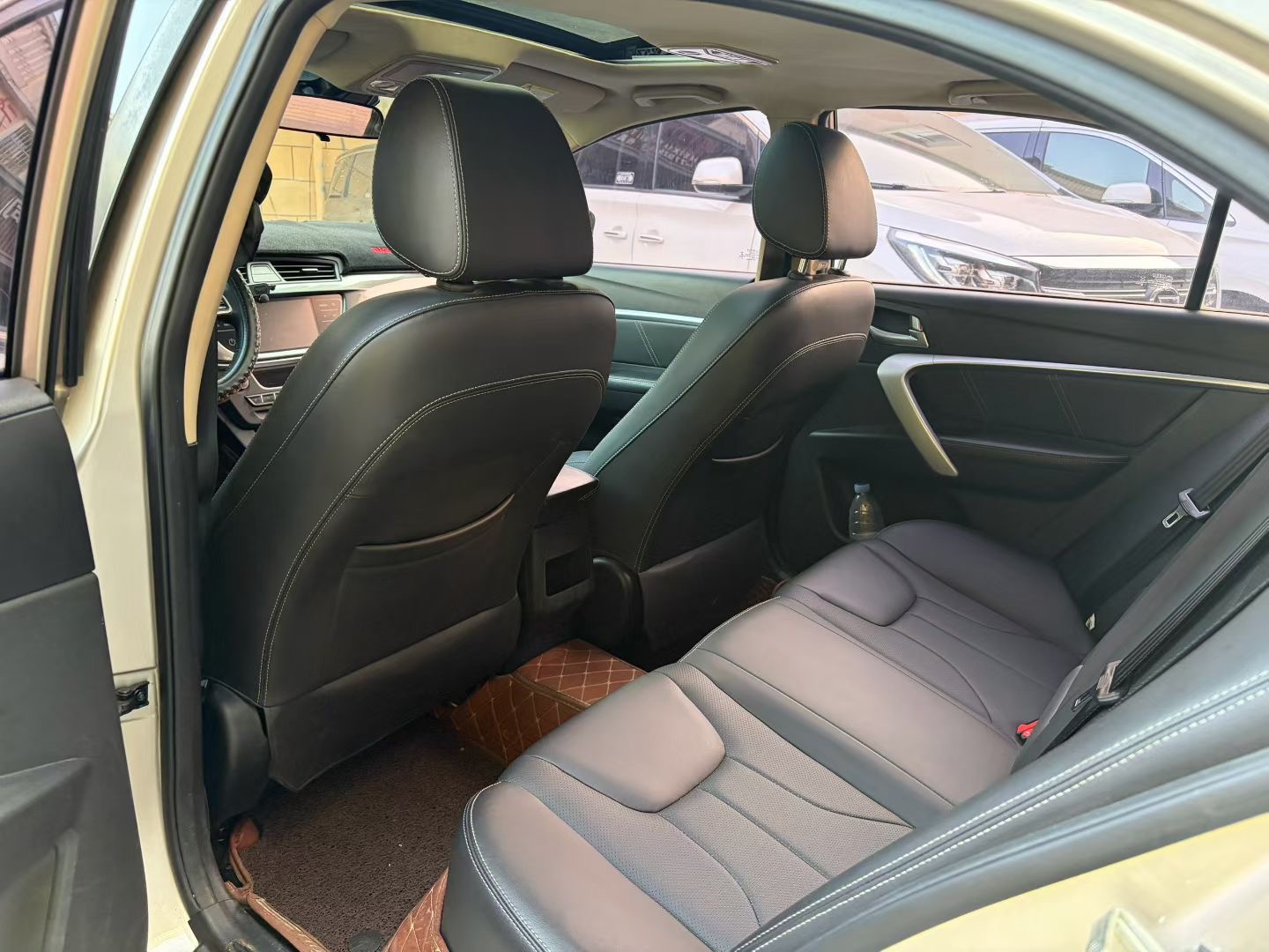GEELY Emgrand 2017 #4 GEELY Emgrand 2017 imagen de coche #4