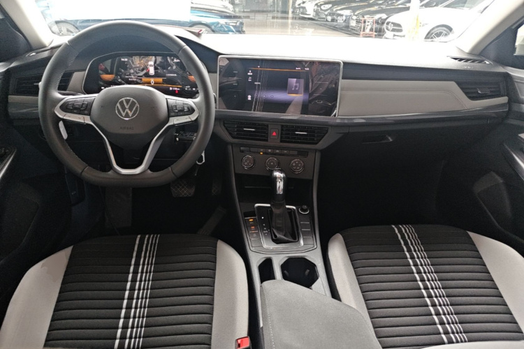 Volkswagen Bora 2024 car image #11