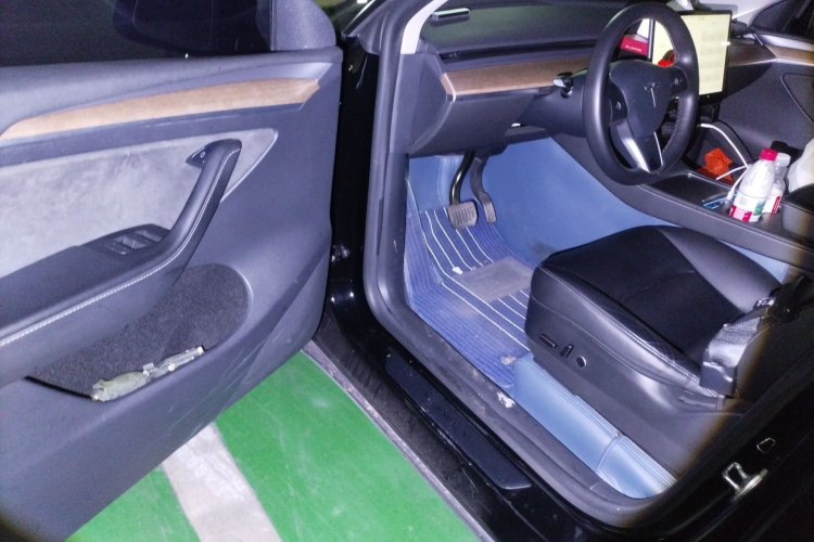 Tesla Model Y 2022 #13 Tesla Model Y 2022 car image #13