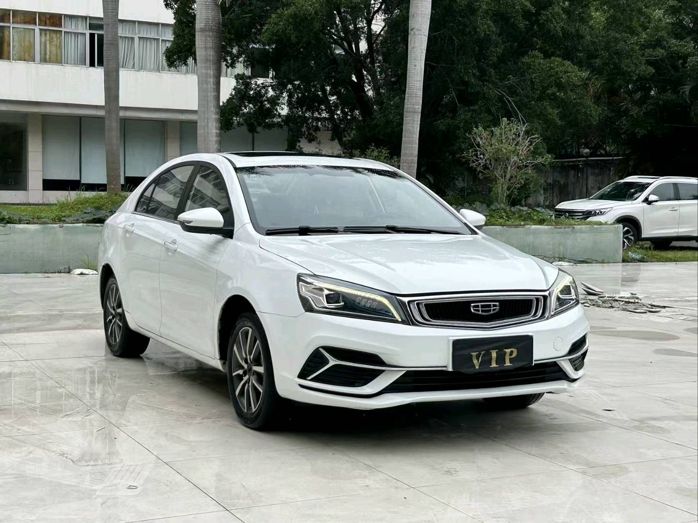 GEELY Emgrand 2019 car image #4