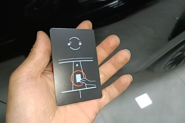 Tesla Model Y 2023 car image #14