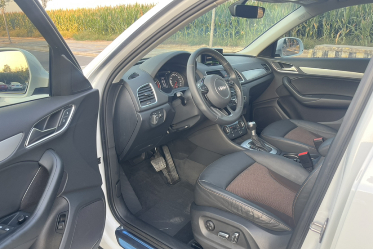 Audi Q3 2018 #16 Audi Q3 2018 car image #16