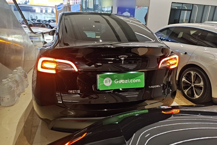 Tesla Model Y 2022 #6 Tesla Model Y 2022 car image #6
