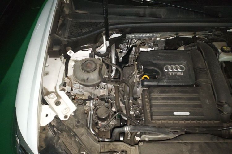 Audi Q3 2022 car image #22