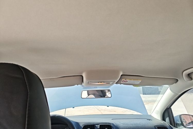 Volkswagen Polo 2017 car image #18