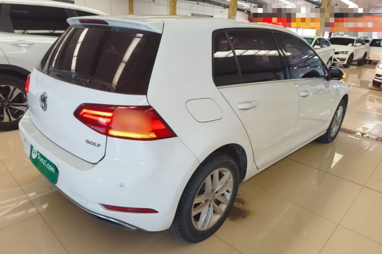 Volkswagen Golf 2018 car image #7
