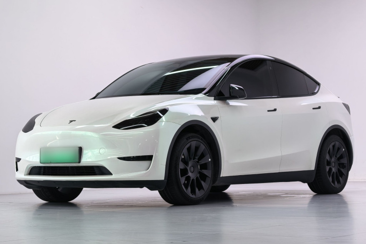 Tesla Model Y 2023 #2 Tesla Model Y 2023 car image #2