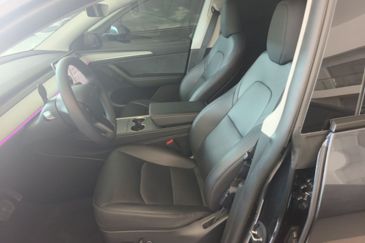 Tesla Model Y 2024 #15 Tesla Model Y 2024 car image #15