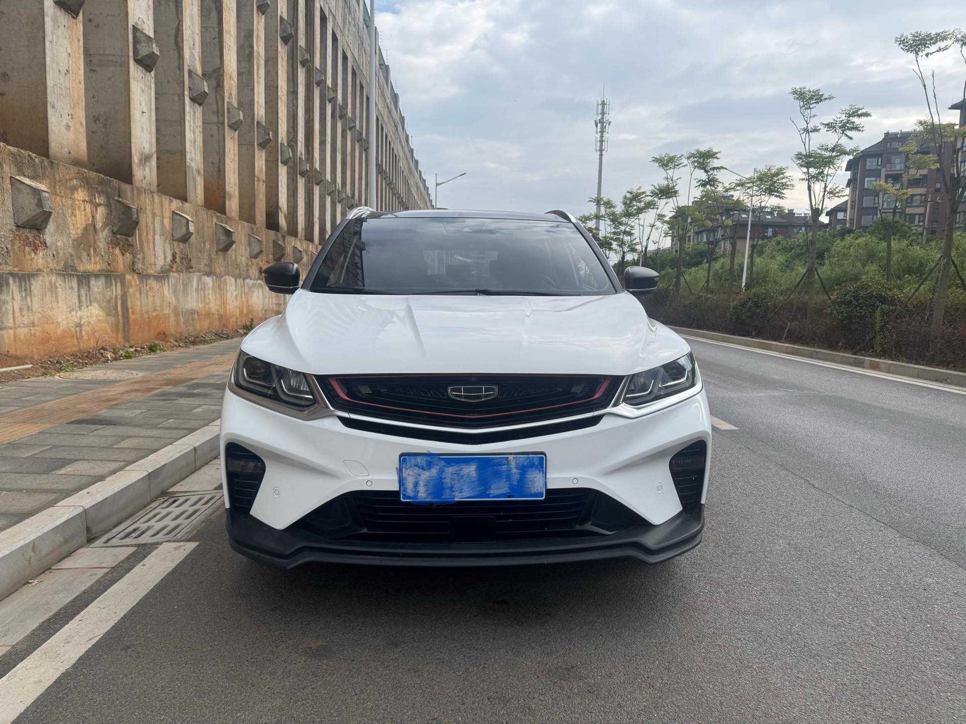 GEELY Coolray 2019 car image #2