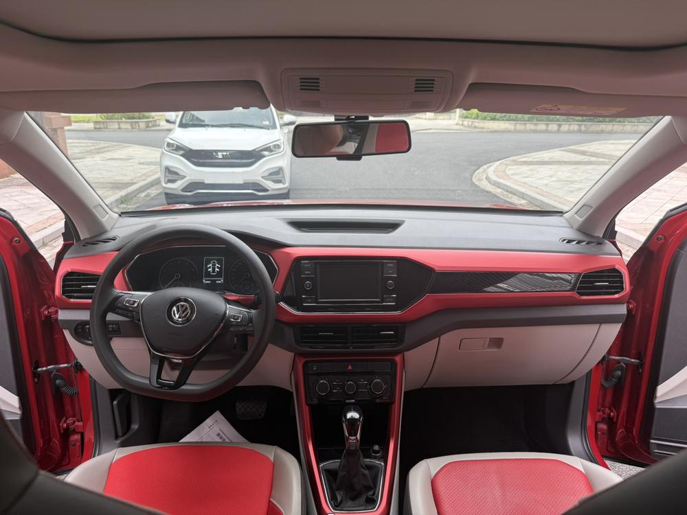 Volkswagen T-Cross 2019 #6 Volkswagen T-Cross 2019 car image #6