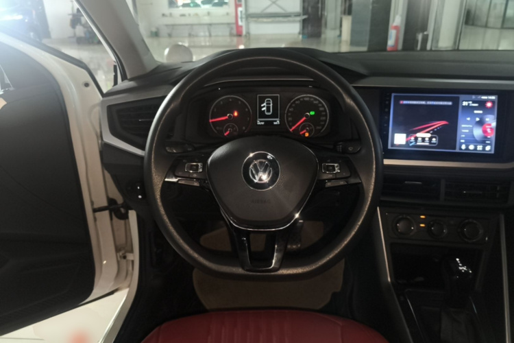 Volkswagen Polo 2020 car image #11