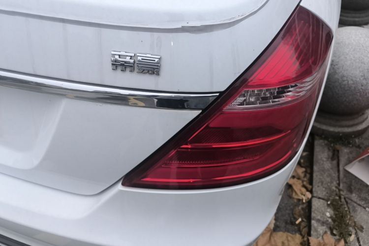 GEELY Emgrand 2018 imagem de carro #8