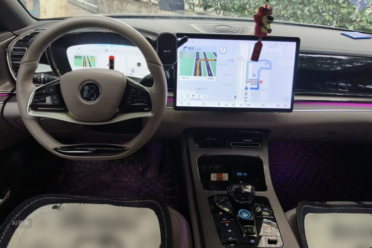 BYD Han 2024 immagine di auto #11