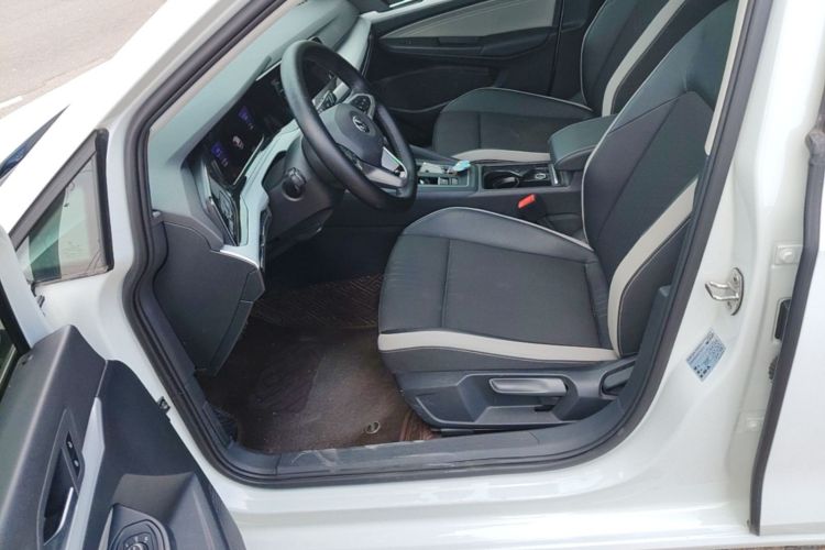 Volkswagen Golf 2022 car image #15