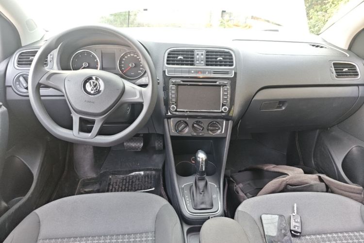 Volkswagen Polo 2015 #10 Volkswagen Polo 2015 car image #10