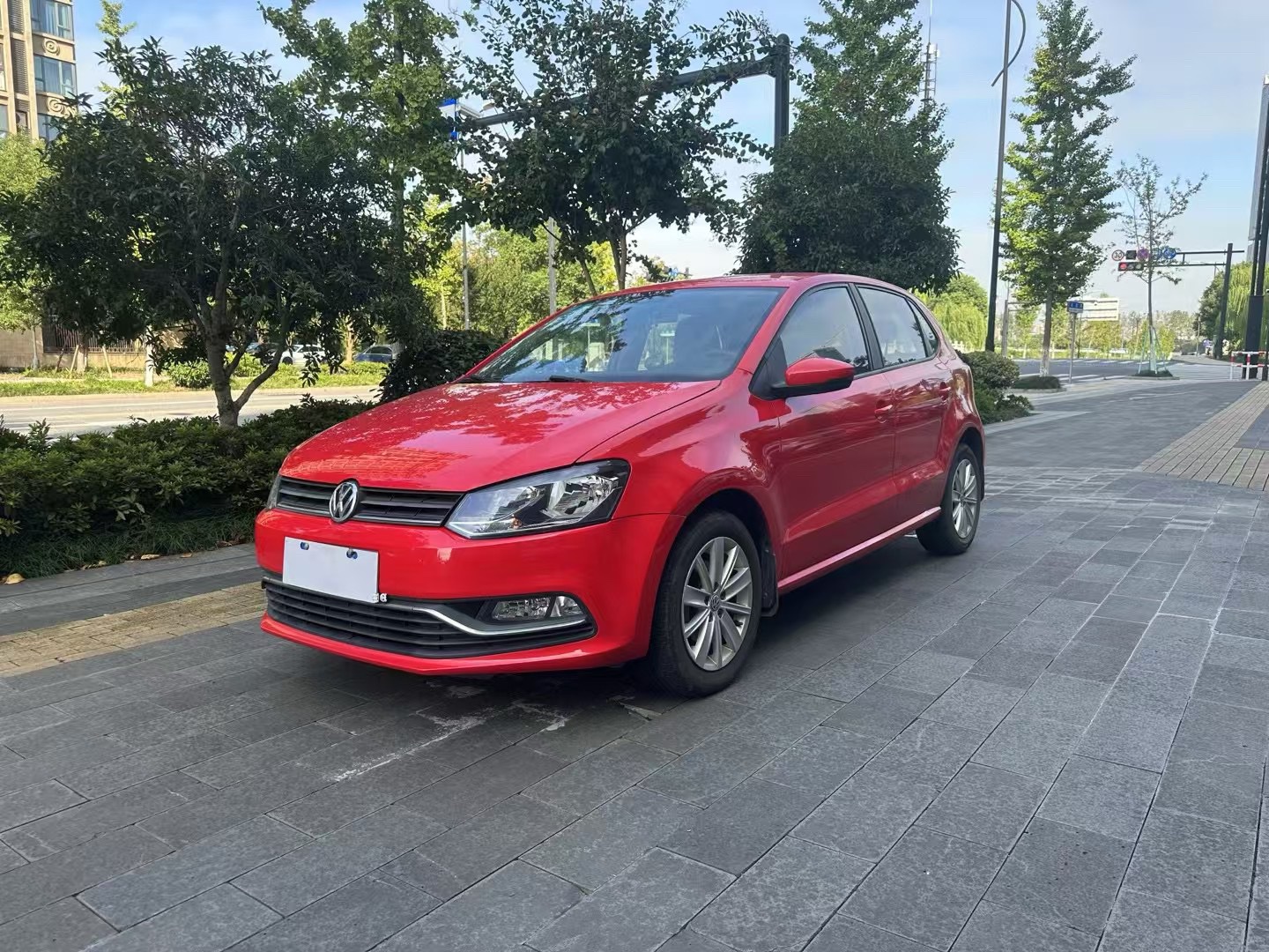 Volkswagen Polo 2015 Volkswagen Polo 2015 car image