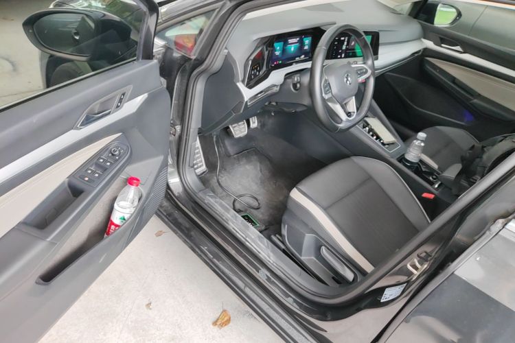 Volkswagen Golf 2021 car image #12