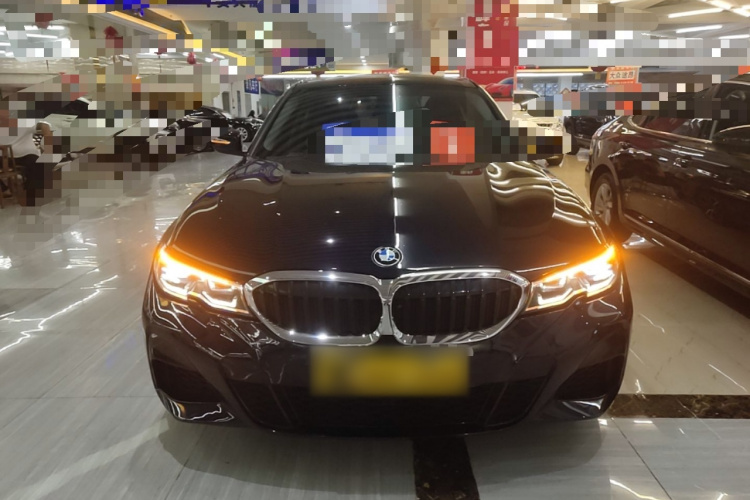 BMW 3 Series 2020 immagine di auto #3
