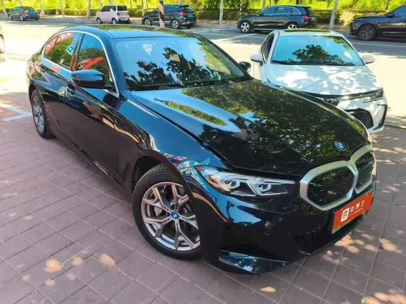 BMW i3 2023 car image #2