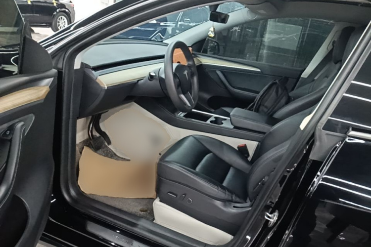 Tesla Model Y 2023 #12 Tesla Model Y 2023 car image #12