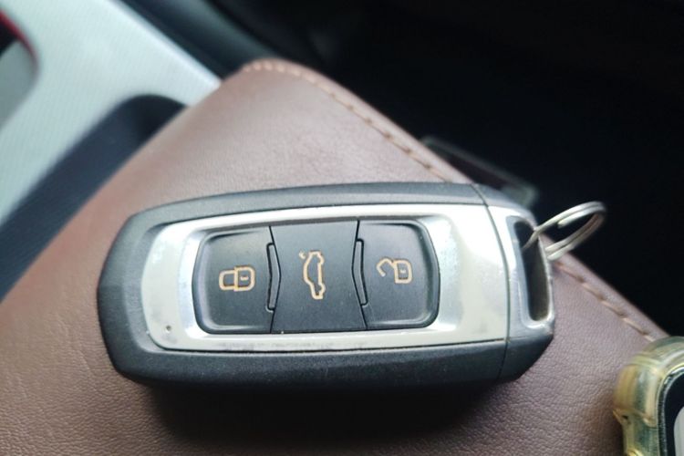 GEELY Emgrand GS 2018 car image #9