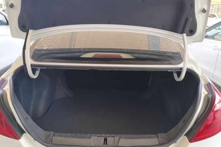 GEELY Emgrand 2017 car image #21