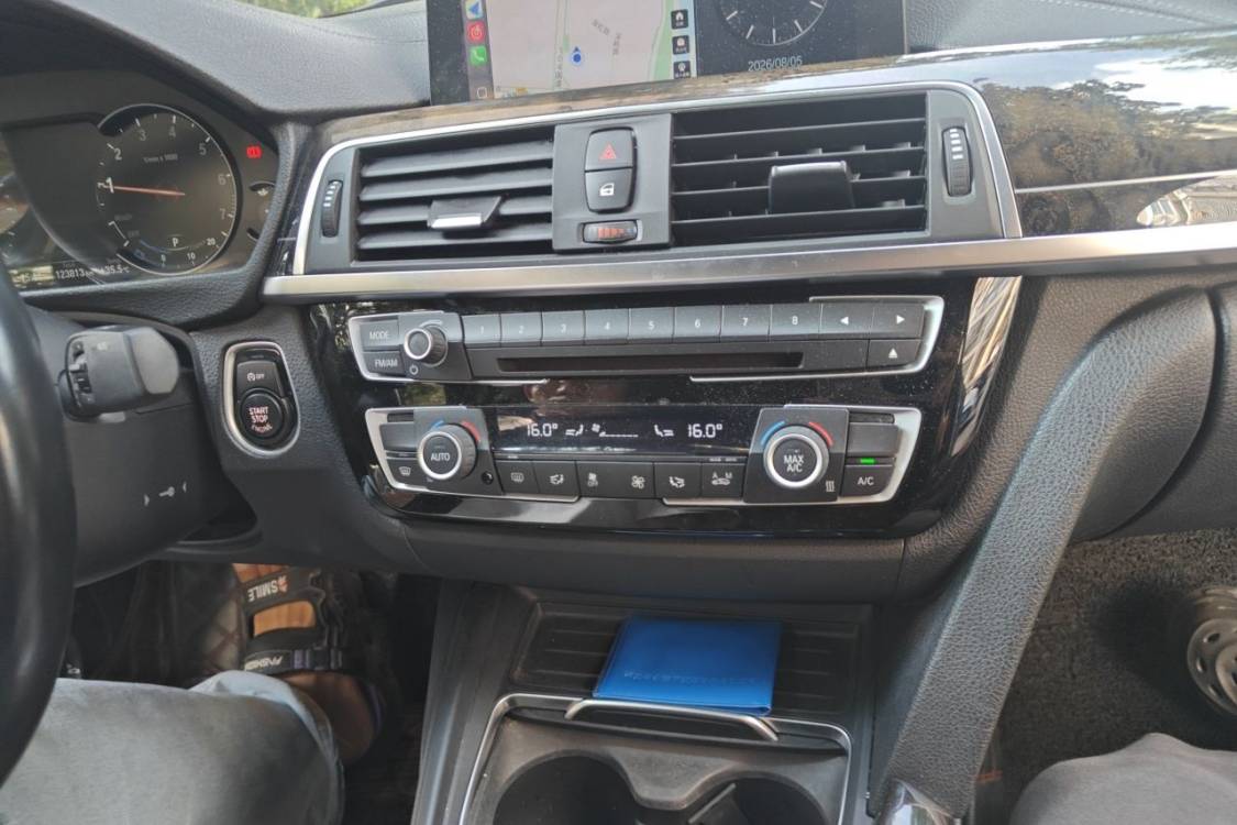 BMW 3 Series 2019 #28 BMW 3 Series 2019 car image #28