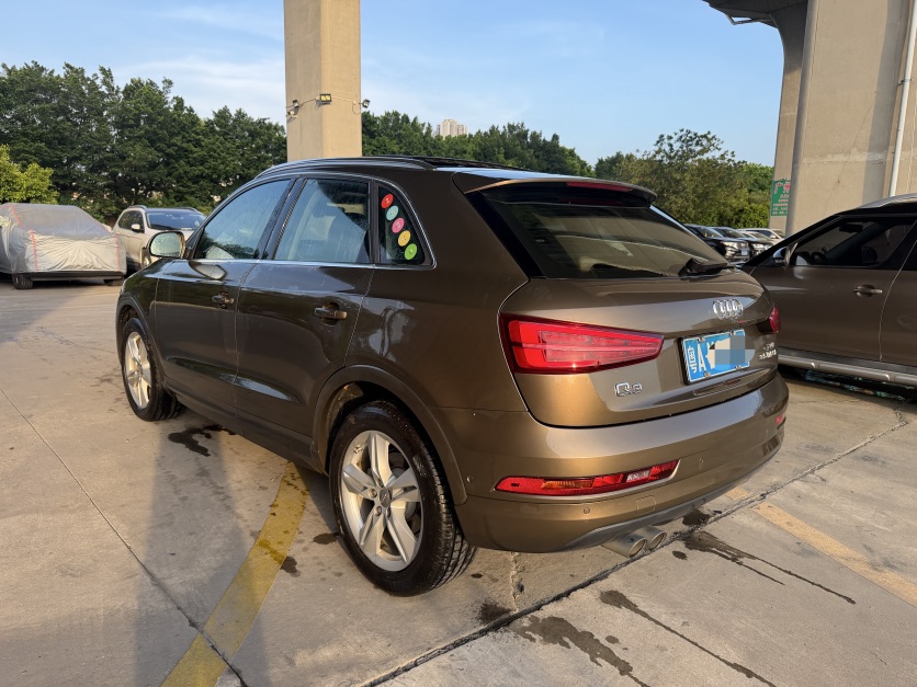 Audi Q3 2016 car image #5